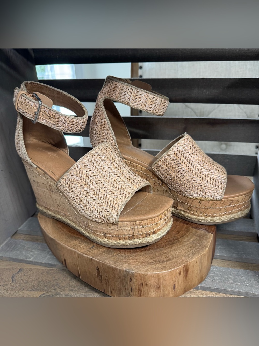 Universal Thread Julianna Raffia Woven Cork Wedge Sandal Size 8